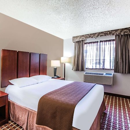 Super 8 by Wyndham Harlingen TX Hotel Eksteriør billede