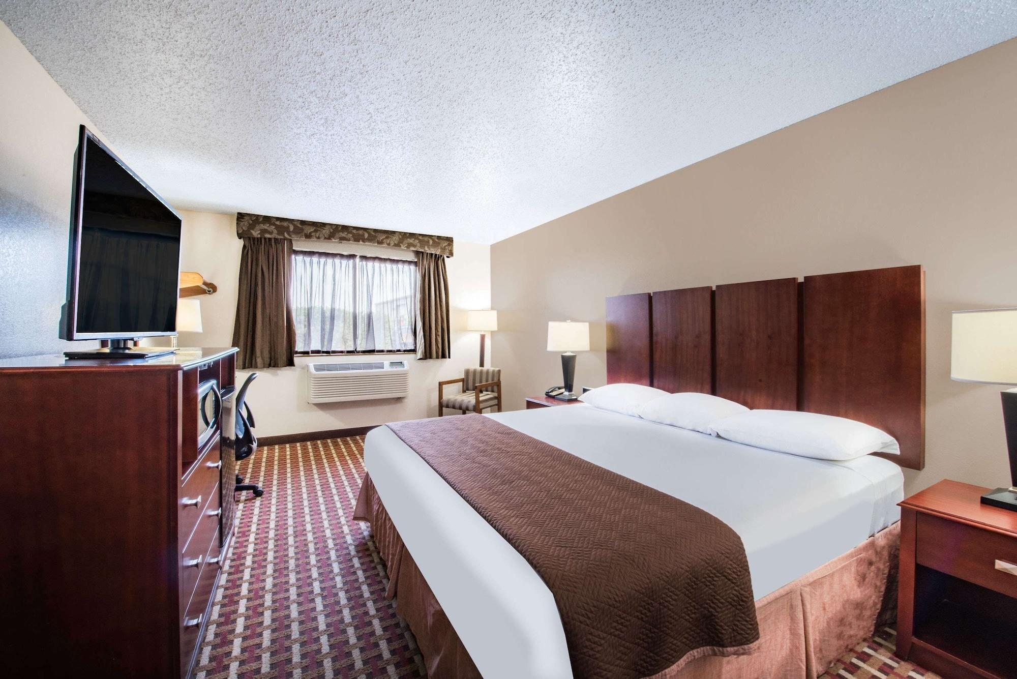 Super 8 by Wyndham Harlingen TX Hotel Eksteriør billede