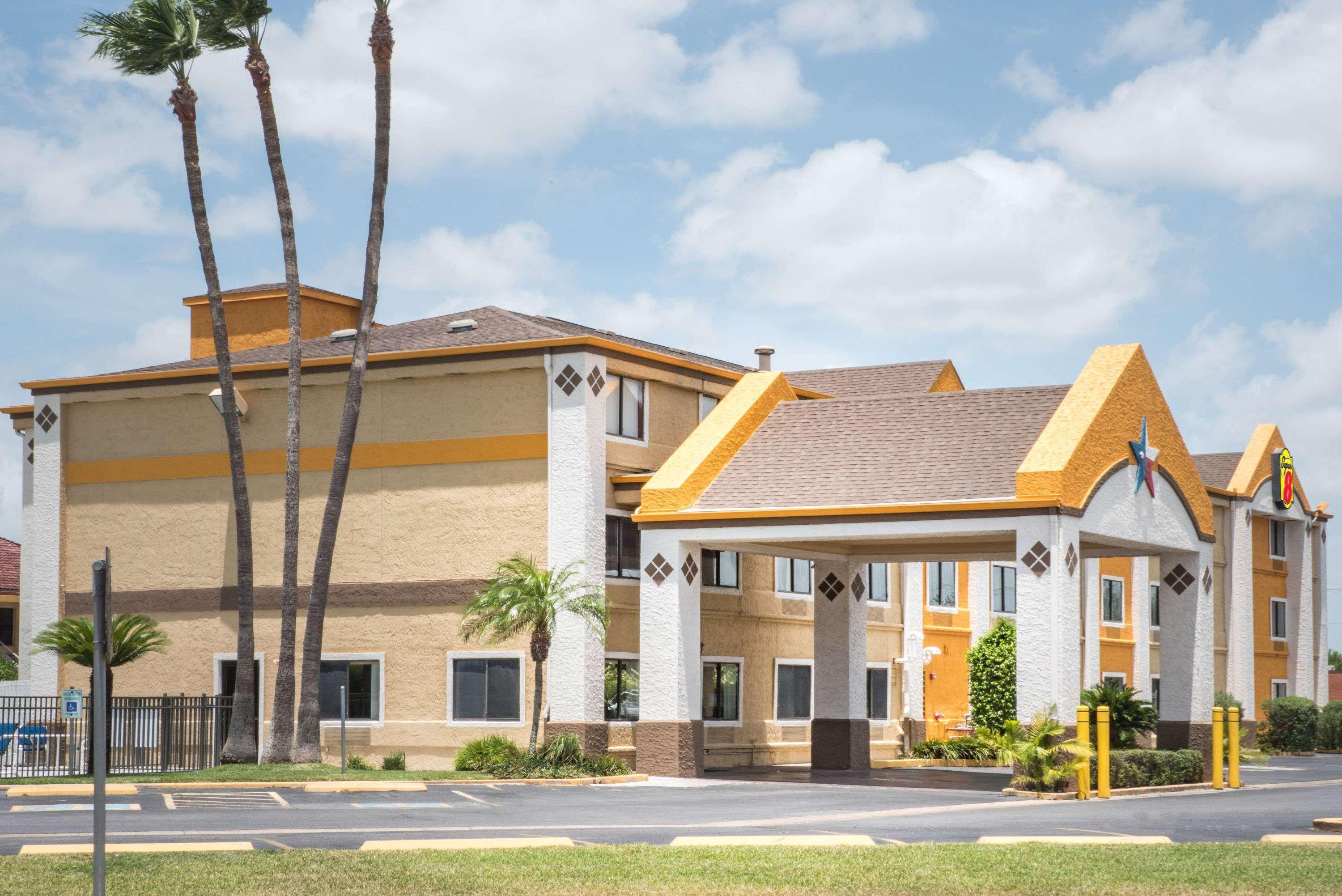 Super 8 by Wyndham Harlingen TX Hotel Eksteriør billede