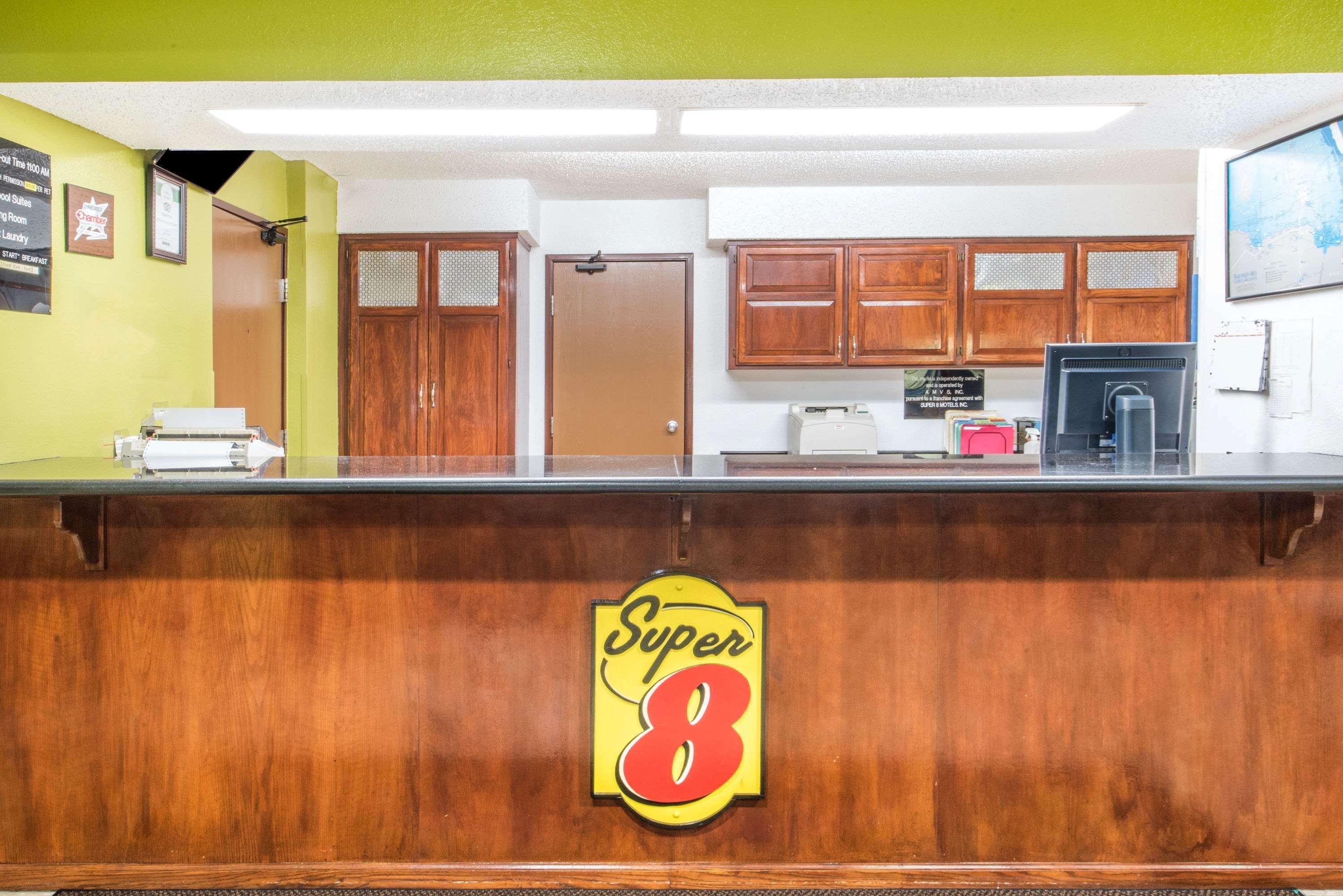 Super 8 by Wyndham Harlingen TX Hotel Eksteriør billede