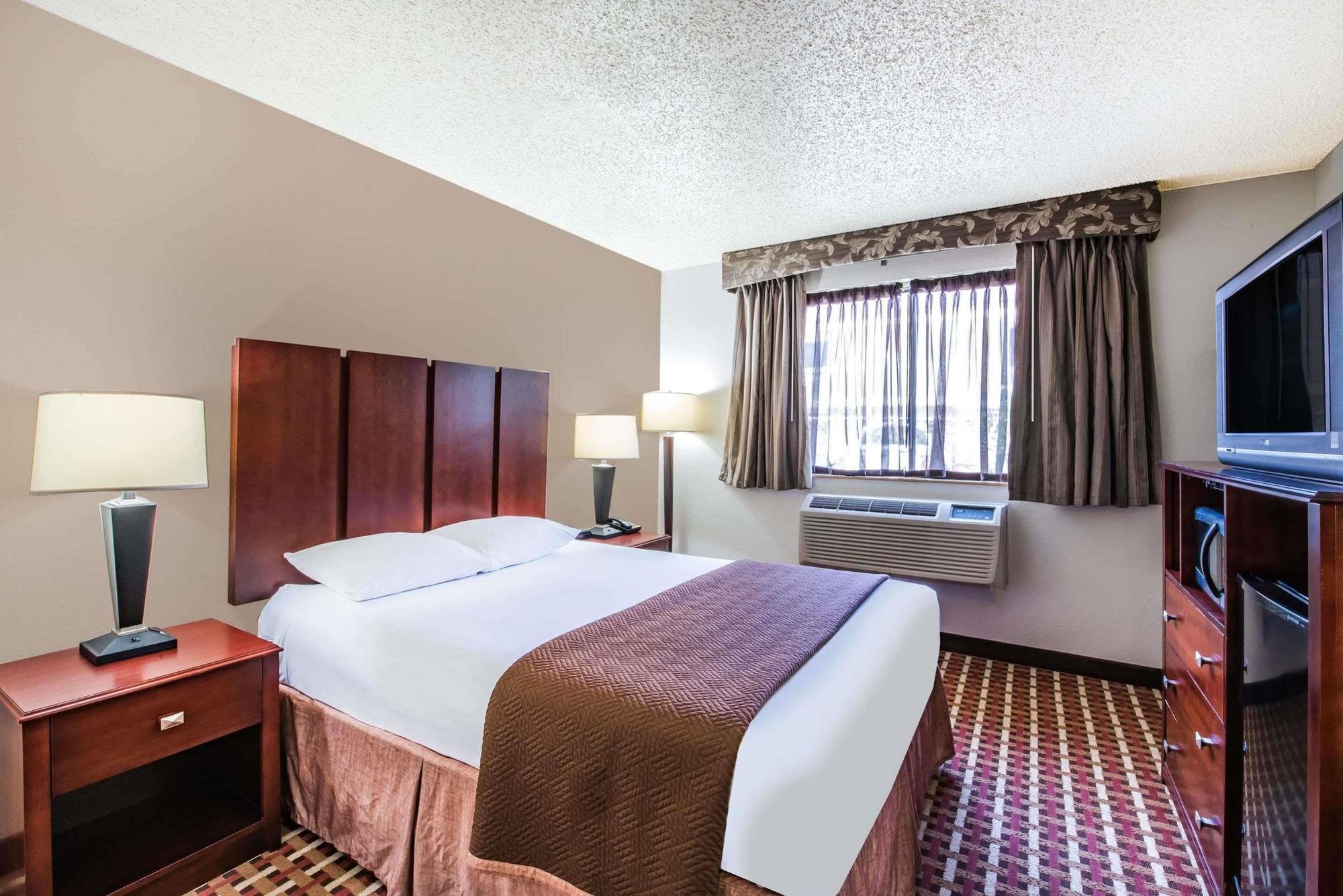 Super 8 by Wyndham Harlingen TX Hotel Eksteriør billede